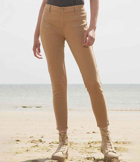 01425 Chestnut Model